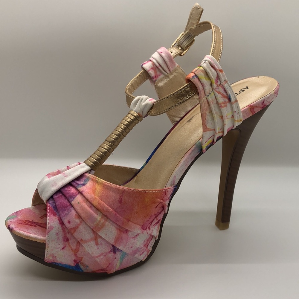 Gorgeous Multi-Color Heels - Picture 4 of 15